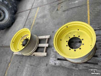 Wheels, Tyres, Rims & Dual spacers John Deere R6.155 15X28