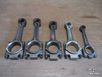 Used parts for tractors Case-IH International en Mc Cormick onderdelen