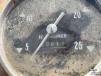Tractor Renault 651