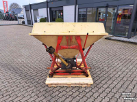 Fertilizer spreader Vicon Pendelstrooier
