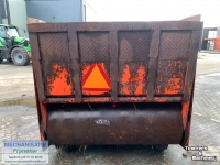 Silage-block distribution wagon Holaras Holaris rabit voerverdeelwagen blokkenwagen. voermengwagen