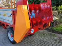 Manure spreader  Mestverspreider 2.5 Ton