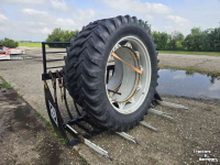 Tractor Valtra T203 Direct - Trekker met voorlader