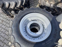 Wheels, Tyres, Rims & Dual spacers Mitas 340/85R28 en 340/85R 38 op verstelbare velgen