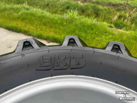 Wheels, Tyres, Rims & Dual spacers BKT 16.0/70-20  of 400/70-20