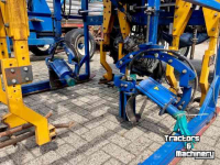 Selfpropelled pruning platform Lommers Rond snoeimachine met Fiat 80-66 en kluitensteekmachine