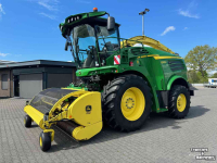 Forage-harvester John Deere 8100 4WD 2019 865/110 UUR + JD 639 PICKUP!!!