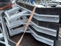 Rubber yard scraper Roo Rubber Vuilschuiver / Rubberschuif / Modderschuif / Erfschuif / Mestschuif met Euro aansluiting