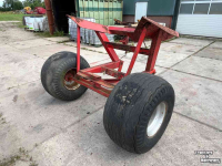 Fertilizer spreader  Kunstmeststrooier, onderstel, banden, diversen