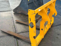 Pallet Forks JCB Palletvorken met compact tool carrier