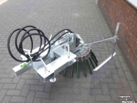 Weed brusher  Onkruid borstel  pallet vork aanbouw