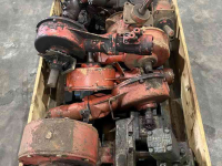 Diverse used spare-parts  Haakse aandrijving, aandrijfpotten, vertraging, transmissie