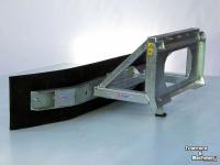 Other transport and industrial equipment and accessories Qmac Modulo Rubber yard scraper 2.10 mtr hookup Mustang 406-506