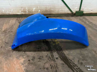 Used parts for tractors New Holland Spatbord 48104081