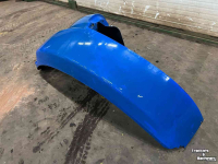 Used parts for tractors New Holland Spatbord 48104081