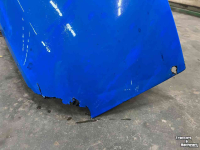 Used parts for tractors New Holland Spatbord 48104081