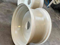 Wheels, Tyres, Rims & Dual spacers  20 x 38 8 gaats steek