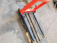 Other tillage machinery and accessories  Palletdrager  750 kg met verstelbare lepels