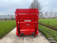 Straw spreader for boxes Teagle Tomahawk 8200SC stroverdeler