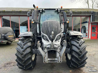 Tractor Valtra T154 Active