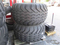 Wheels, Tyres, Rims & Dual spacers Vredestein 600/55-22.5 op 10 gaats velg
