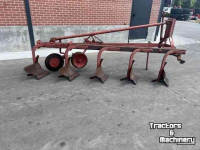 Ploughs  5-schaar ploeg