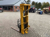 Forklift  Hefmast met palletlepels en sideshift