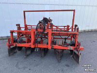 Transplanter  Desmytere ruggenvormer met preiponsmachine  Plantmachine/gatenponser voor bijv. prei  Hydraulisch aangedreven ruggenvormer