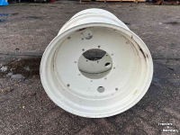 Wheels, Tyres, Rims & Dual spacers New Holland W14x28 set vaste velgen