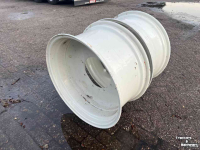 Wheels, Tyres, Rims & Dual spacers New Holland W14x28 set vaste velgen