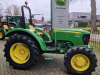 Tractor John Deere 5055E
