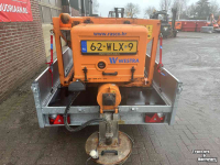 Snow Removal Equipment  Zoutstrooier op aanhanger