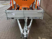 Snow Removal Equipment  Zoutstrooier op aanhanger