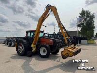 Tractor Valtra 8150 Hitech met bos maaiarm met klepelmaaier!