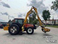 Tractor Valtra 8150 Hitech met bos maaiarm met klepelmaaier!