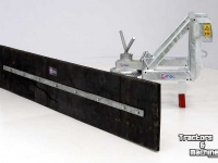 Manure scraper Qmac Mestschuif met rubbermat Thaler aanbouw