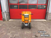 Sawdust spreader for boxes Flingk SE 250