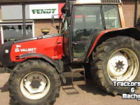 Tractor Valmet 6400 met vloeistofkoppeling