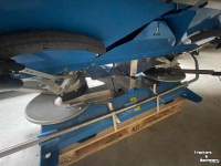 Fertilizer spreader Lemken Tauri 8
