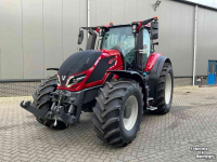 Tractor Valtra Q225, NIEUW!  Super scherp!