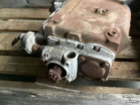 Diverse used spare-parts  ZF ZF S5 - 35/2 versnellingsbak voor wormpomp