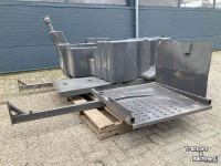 Diverse used spare-parts Claas Jaguar 494 brandstoftank compleet met onderbouw