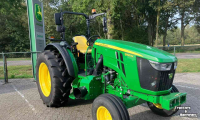 Tractors John Deere 5090 M 16F/16R PR Tractor