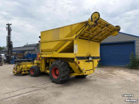 Forage-harvester Hesston Field queen rear dump