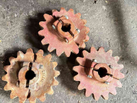 Diverse used spare-parts  HESSELS AANDRIJFWIELEN
