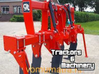 Deep subsoiler ADV Technik Voorzetwoeler vomumatra met stand. hydr. hef