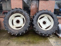 Wheels, Tyres, Rims & Dual spacers Mitas AC70 520/70R38 en 420/70R28 wielen