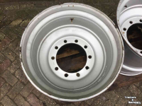 Wheels, Tyres, Rims & Dual spacers  SV.24.00x26,5 TH2