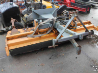 Sweeper Bema 2300 veegmachine Bema 25 met driepunt en Ahlmann shovel aansluiting rolbezem rolveger