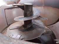 Vertical feed mixer Trioliet Triomix1-1000 Triomix TM10 zelfladende voermengwagen snijbord bewegende messen